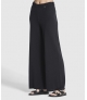 Calça com elastico na cinta