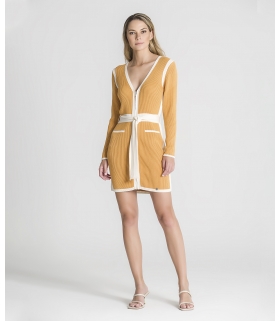 Vestido com fecho na frente