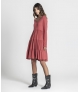 Vestido decote em v com folhos