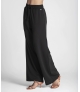 Calça com fecho lateral