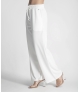 Calça com fecho lateral