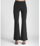 Calça com fecho lateral