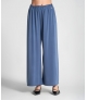 Calça fina com elástico na cinta