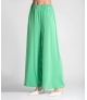 Calça fina com elástico na cinta