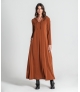Vestido de capucho