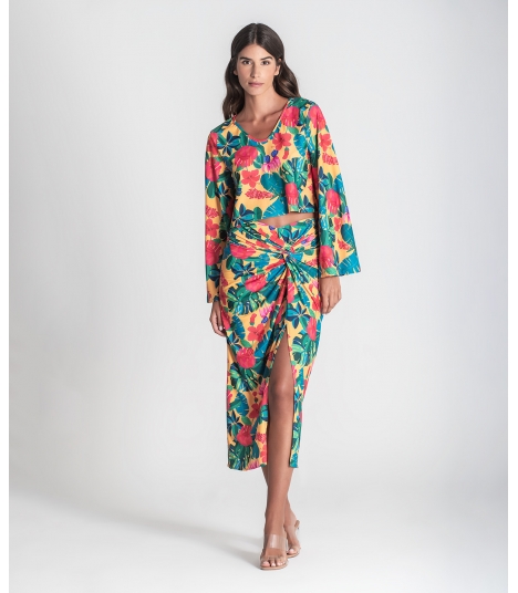 Blusa decote em v padrão floral