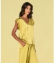 Blusa decote em v acetinada