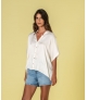 Blusa com manga curta acetinada