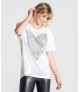T-Shirt com coração em lantejolas
