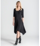 Vestido com capucho e folho no fundo