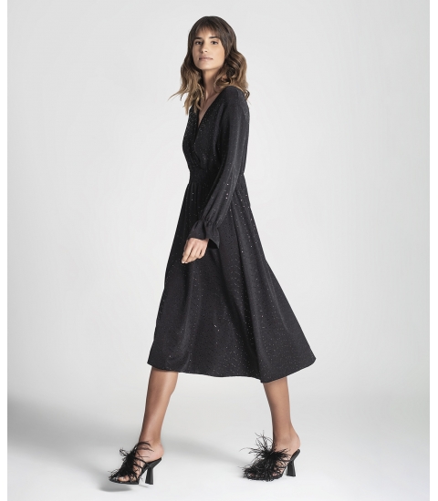 Vestido com pontos brilhantes