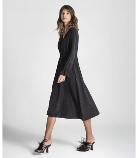 Vestido com pontos brilhantes