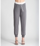 Calça lisa com cordão