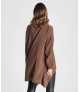 Blusa com decote em V assimétrica